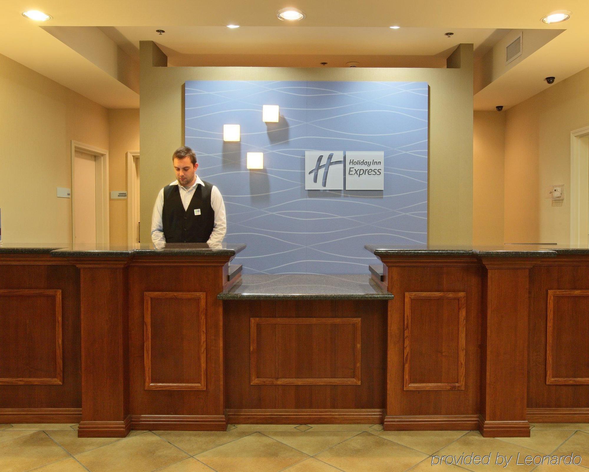 Holiday Inn Express & Suites Searcy By Ihg מראה פנימי תמונה